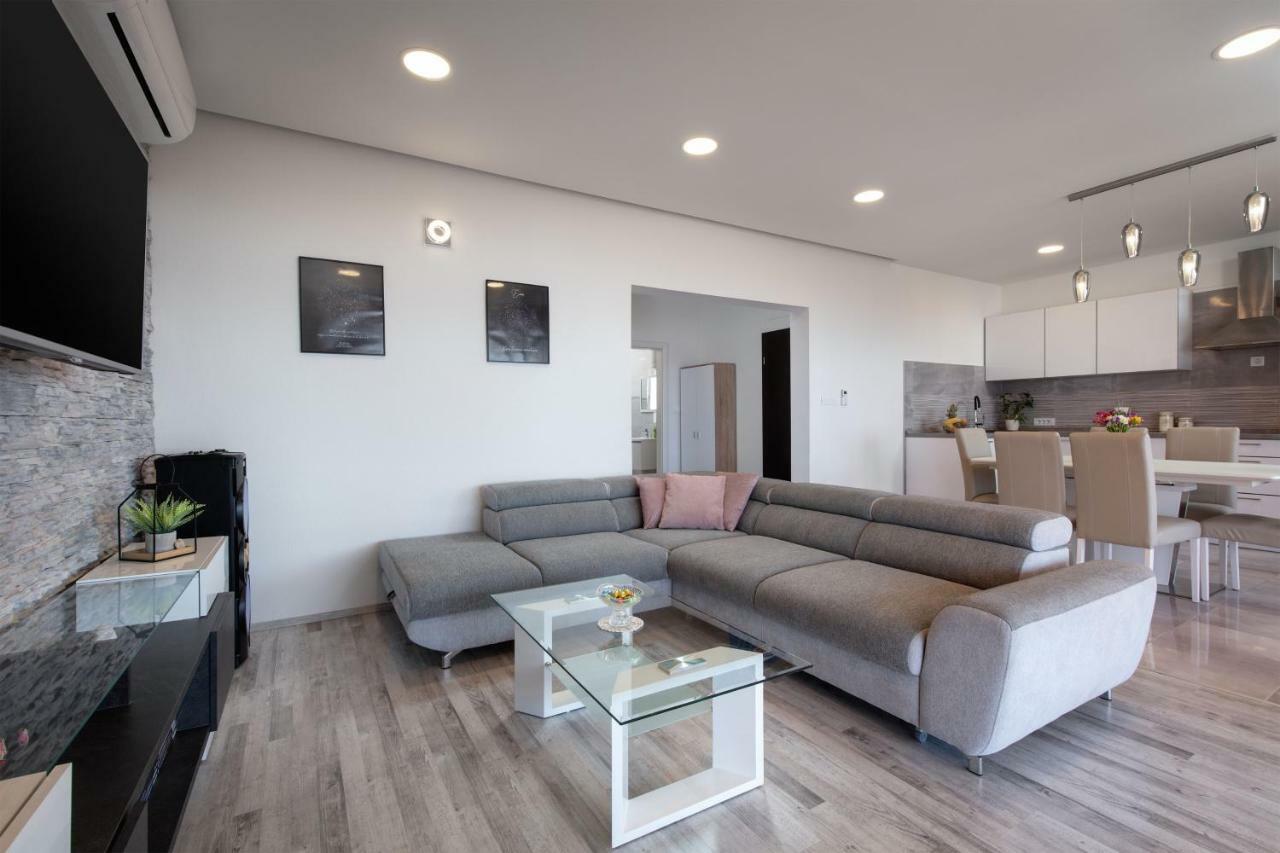 Luxury Apartment Nora Podstrana Exterior foto